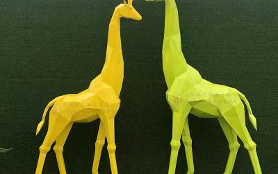 動(dòng)物園玻璃鋼彩繪幾何長(zhǎng)頸鹿雕塑