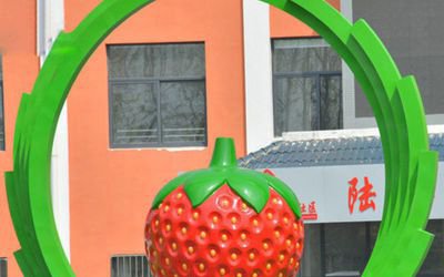 農場擺放玻璃鋼仿真草莓雕塑