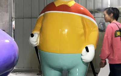 景區(qū)卡通滑雪玻璃鋼彩繪熊雕塑