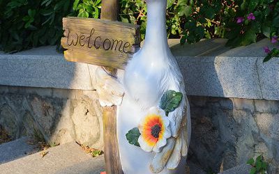 城市街道創(chuàng)意玻璃鋼仿真卡通鴨子雕塑