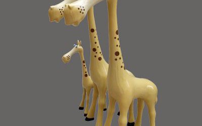 景區(qū)玻璃鋼彩繪卡通長頸鹿雕塑