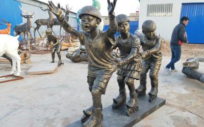 公園小區擺放滑旱冰兒童人物玻璃鋼仿銅雕塑