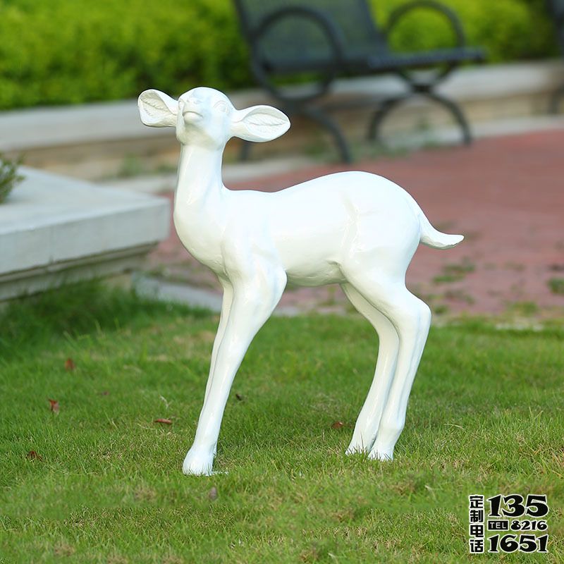 戶(hù)外景區(qū)玻璃鋼樹(shù)脂卡通白色鹿雕塑