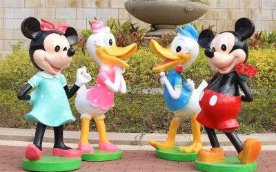 商場(chǎng)迪士尼玻璃鋼彩繪卡通米老鼠與唐老鴨雕塑