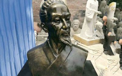 大學(xué)博物館擺放彩繪屈原玻璃鋼仿銅胸像雕塑