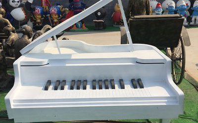 玻璃鋼仿真鋼琴雕塑商場公園大型戶外美陳裝飾品擺件