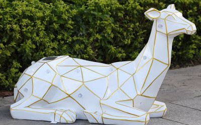 玻璃鋼塊面幾何玻璃鋼太陽能鹿雕塑